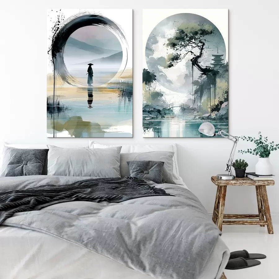 carta da parati Un paesaggio in stile sumi-e giapponese raffigurante un pino slanciato, un ponte e una pagoda sullo sfondo di acque tranquille; un samurai, un cerchio enso, un paesaggio ad acquerello nr. m30727