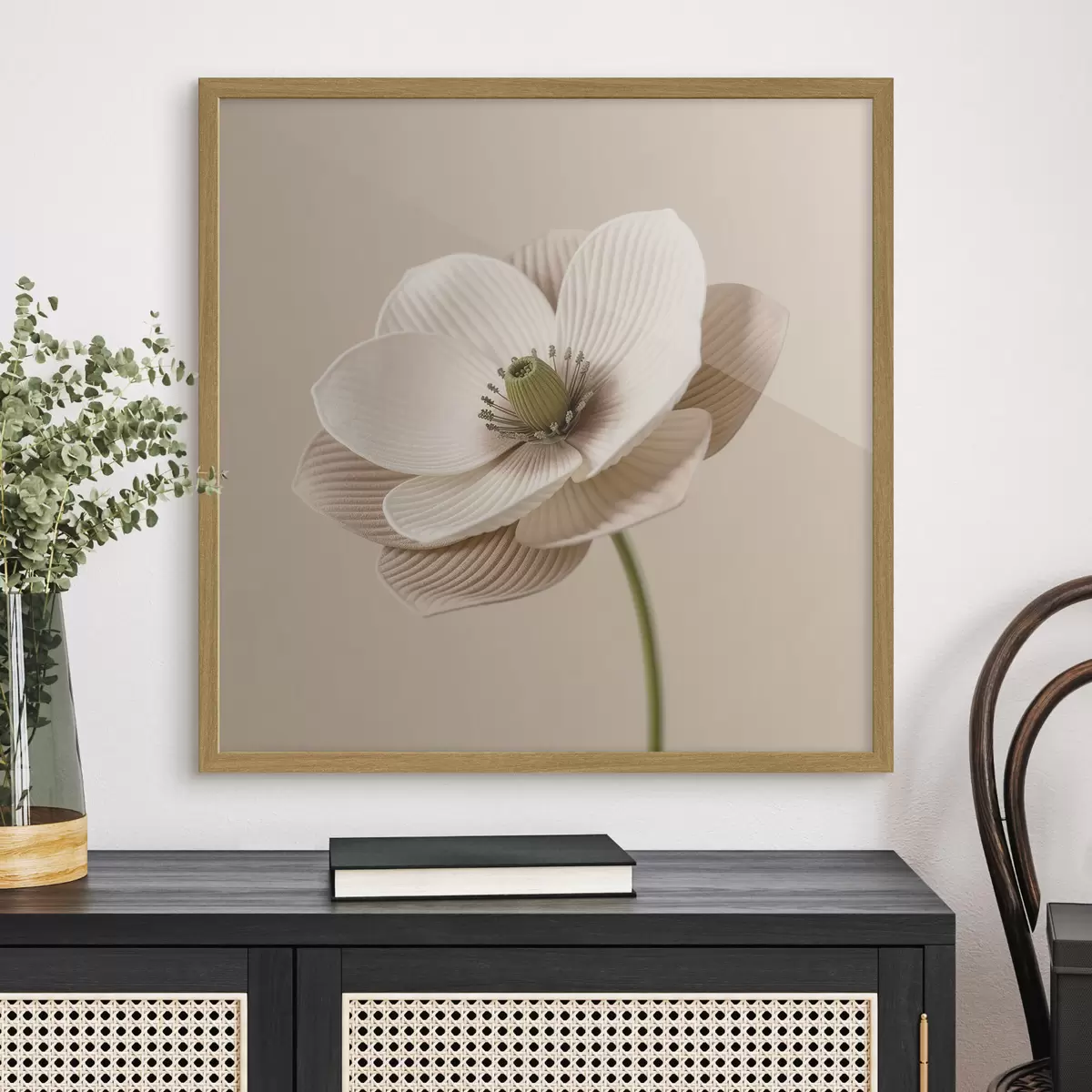 Poster Fiore con petali dalla trama particolare, in una gamma di tonalità beige e in stile minimalista f49719