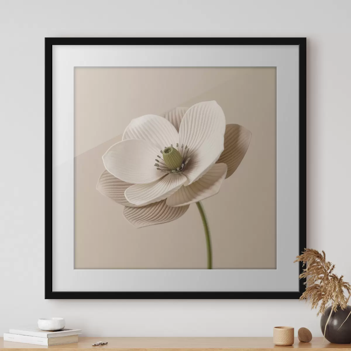 Poster Fiore con petali dalla trama particolare, in una gamma di tonalità beige e in stile minimalista f49719