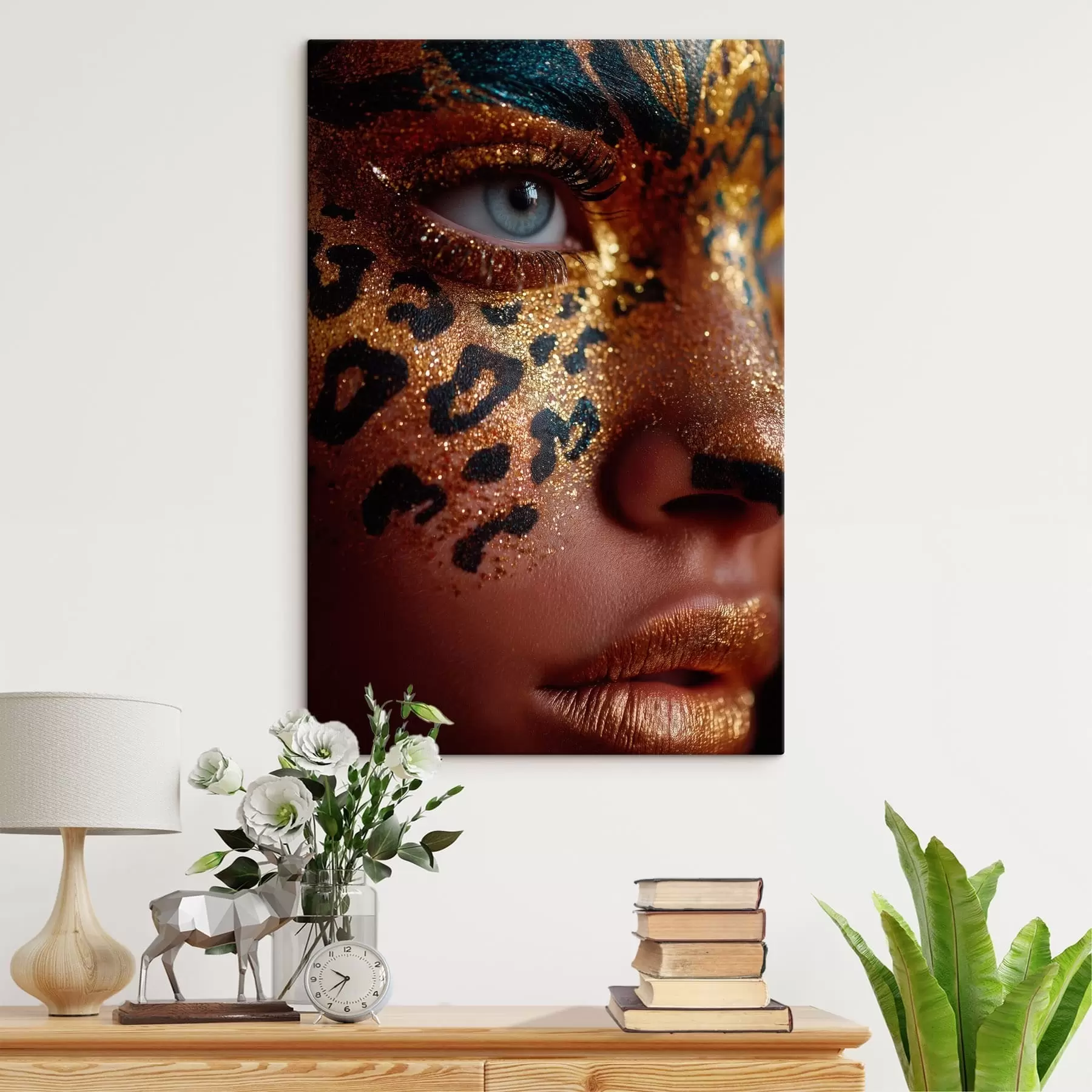 carta da parati Ritratto in primo piano con trucco lucido a stampa animalier nr. s49979