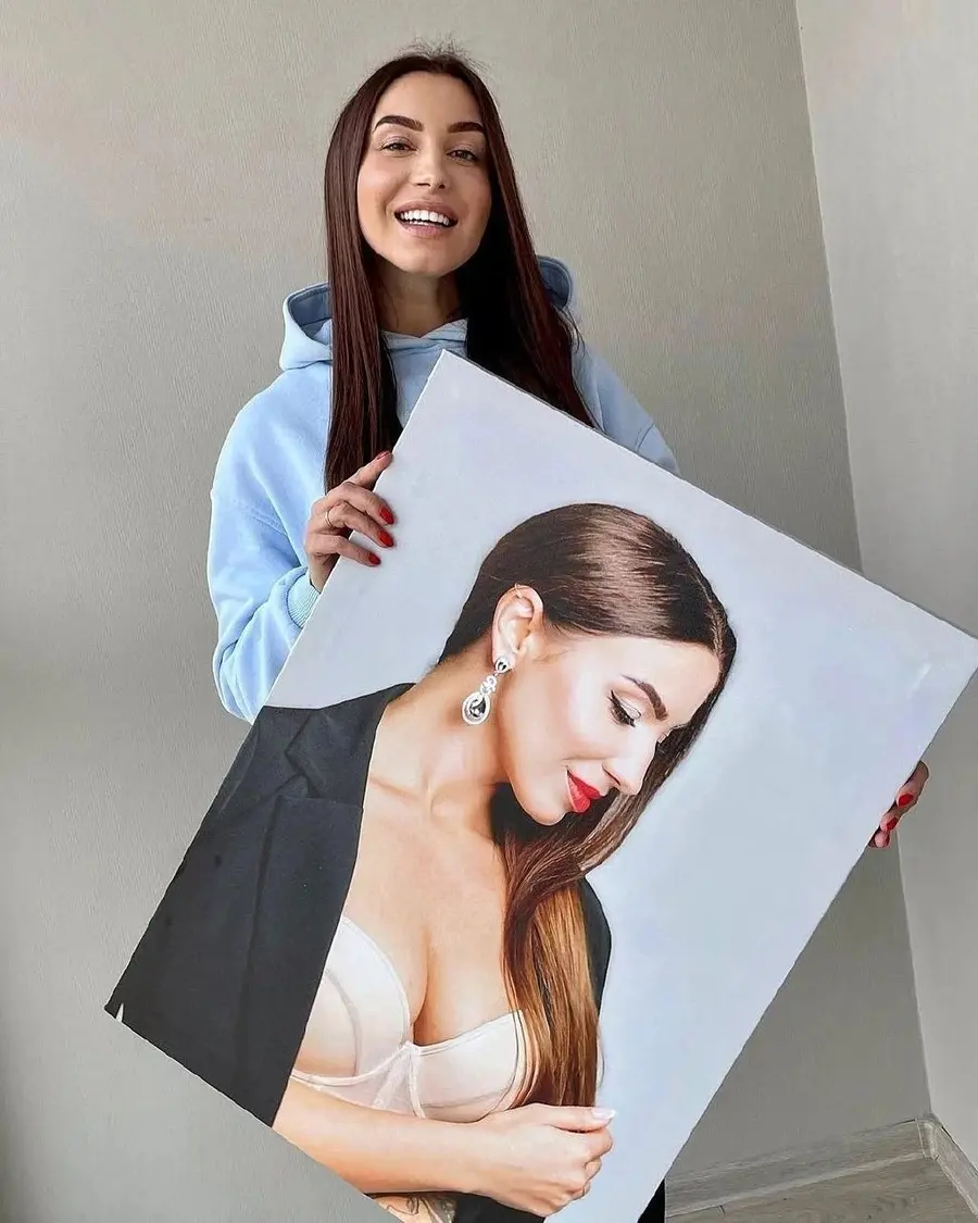 carta da parati Pelle, spalla e sorriso nr. s31863