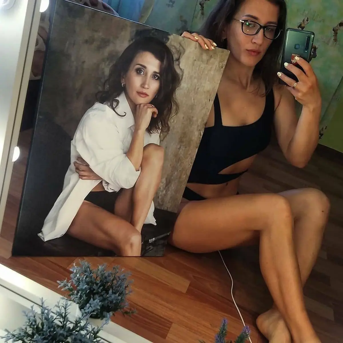 carta da parati Capelli, acconciatura e gamba nr. s34721