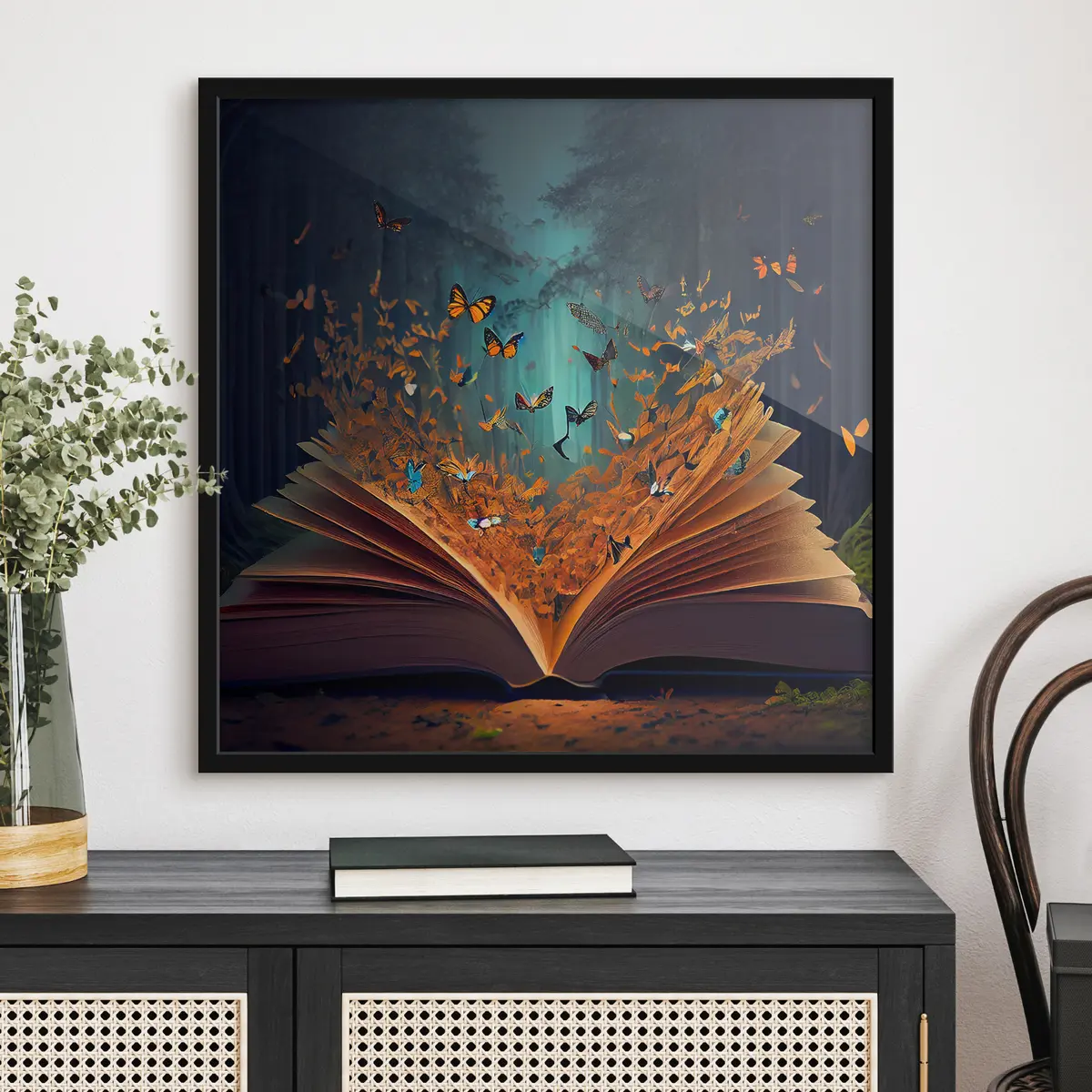 Poster Un libro di fiabe con farfalle nella foresta f33915