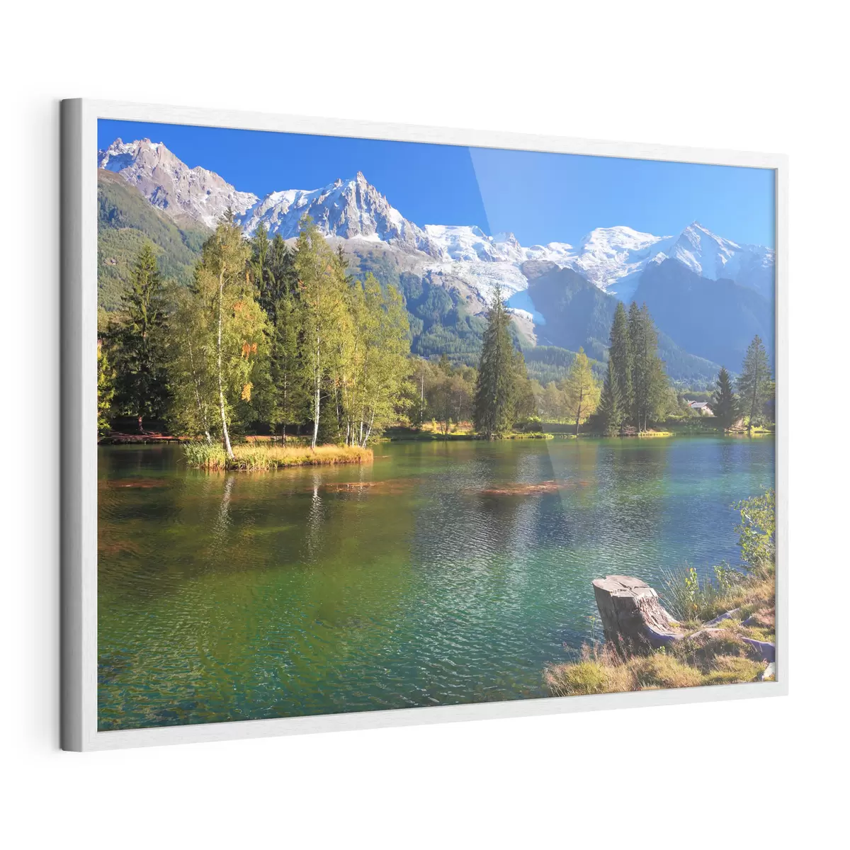 Poster Lago tranquillo circondato da montagne maestose f08443