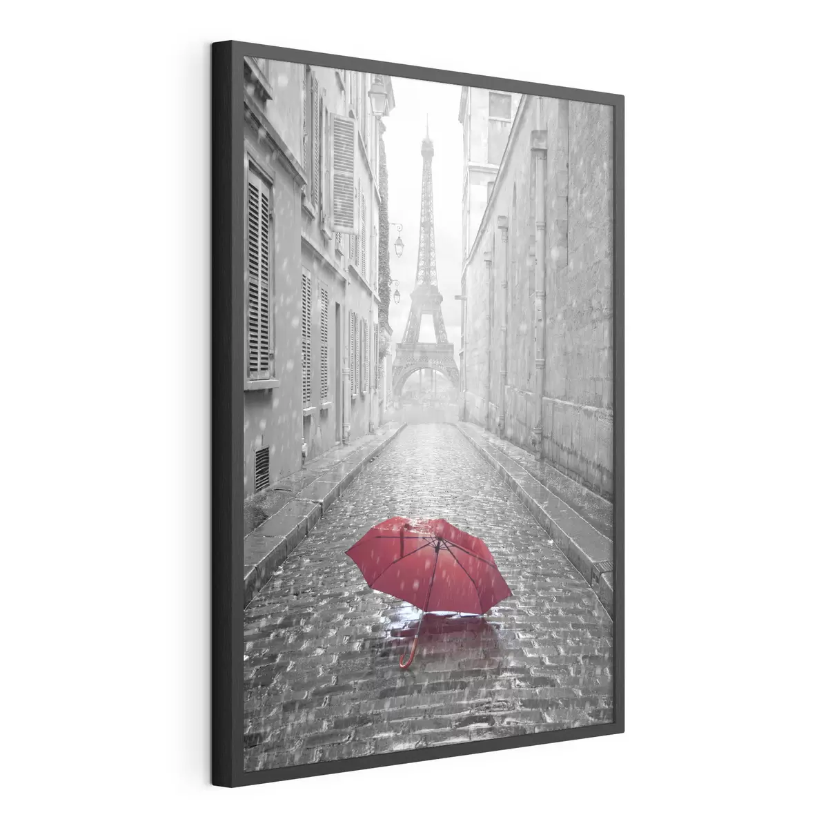 Poster Ombrello rosso su strada acciottolata e bagnata f33713