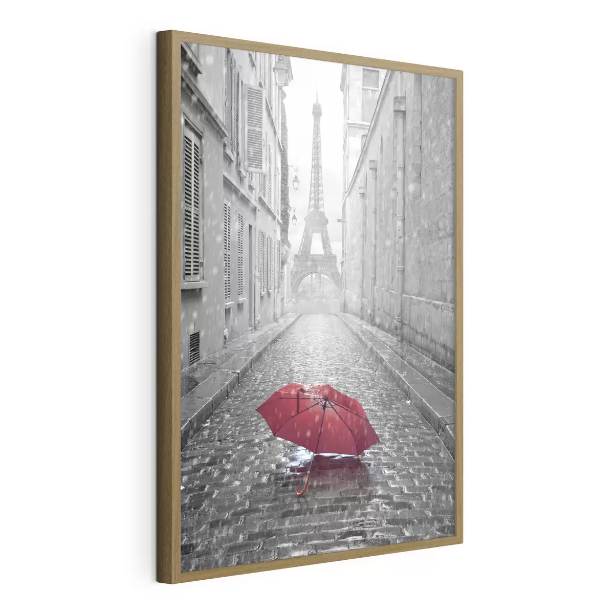 Poster Ombrello rosso su strada acciottolata e bagnata f33713